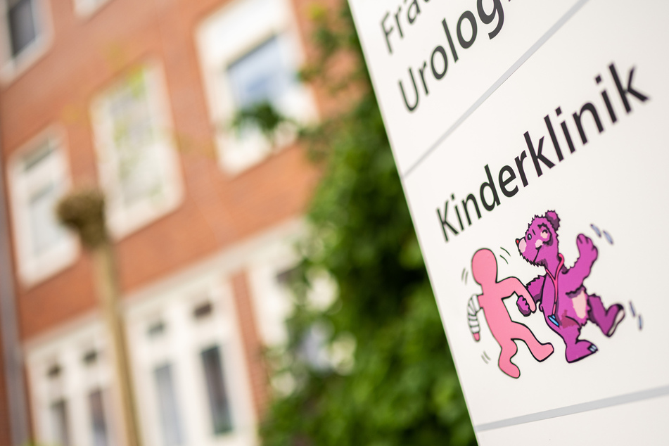 Die Kinderklinik am Klinikum Oldenburg. Das frühgeborene Baby war nach Klinik-Angaben am 7. Juni auf der Intensivstation gestorben. (Archivbild)