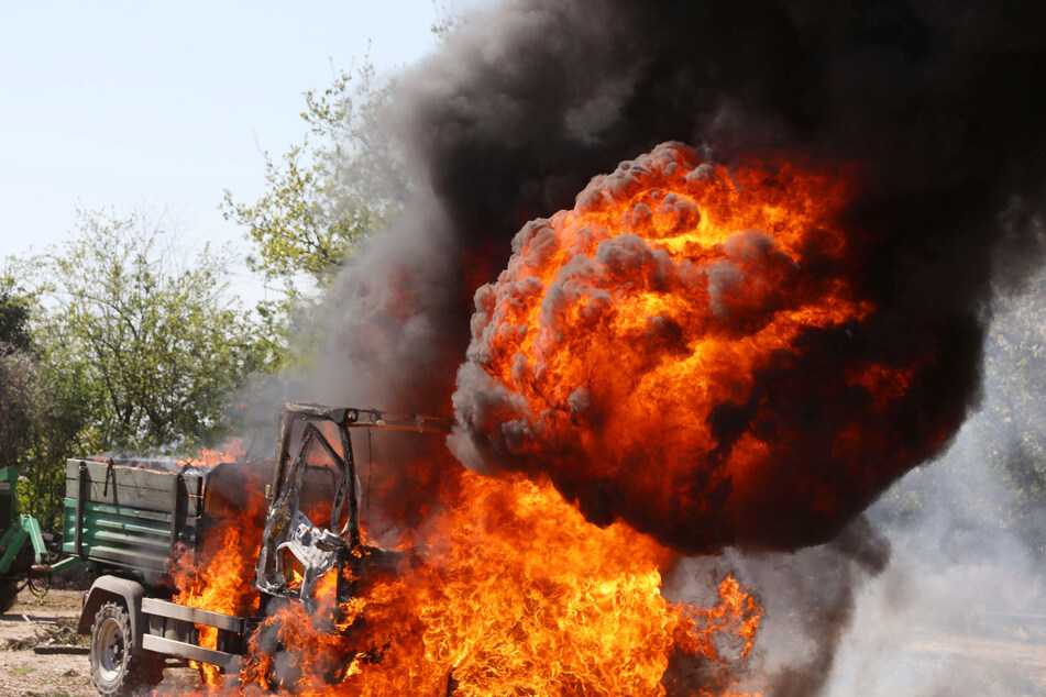 Das Multicar stand komplett in Flammen.