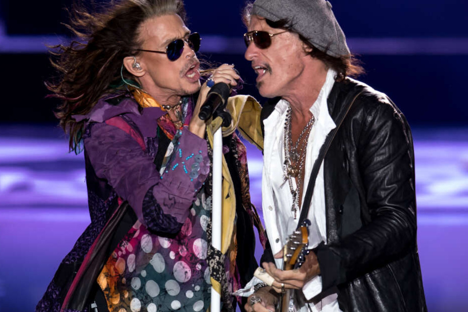 Sänger Steven Tyler (l) und Gitarrist Joe Perry von der amerikanischen Rockband Aerosmith