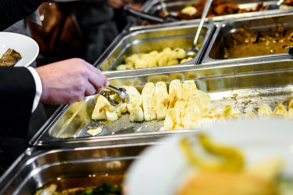 Mann bekommt Hausverbot im All-you-can-eat-Restaurant: Das ist der kuriose Grund!