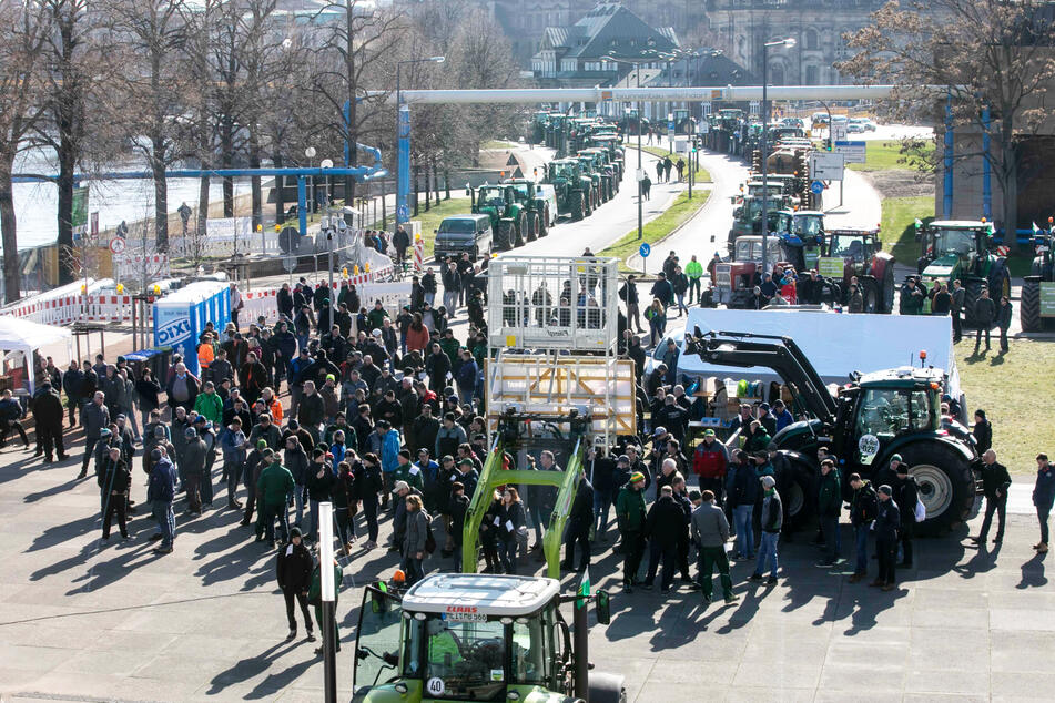 Die Landwirte protestierten am Donnerstag vorm Landtag.