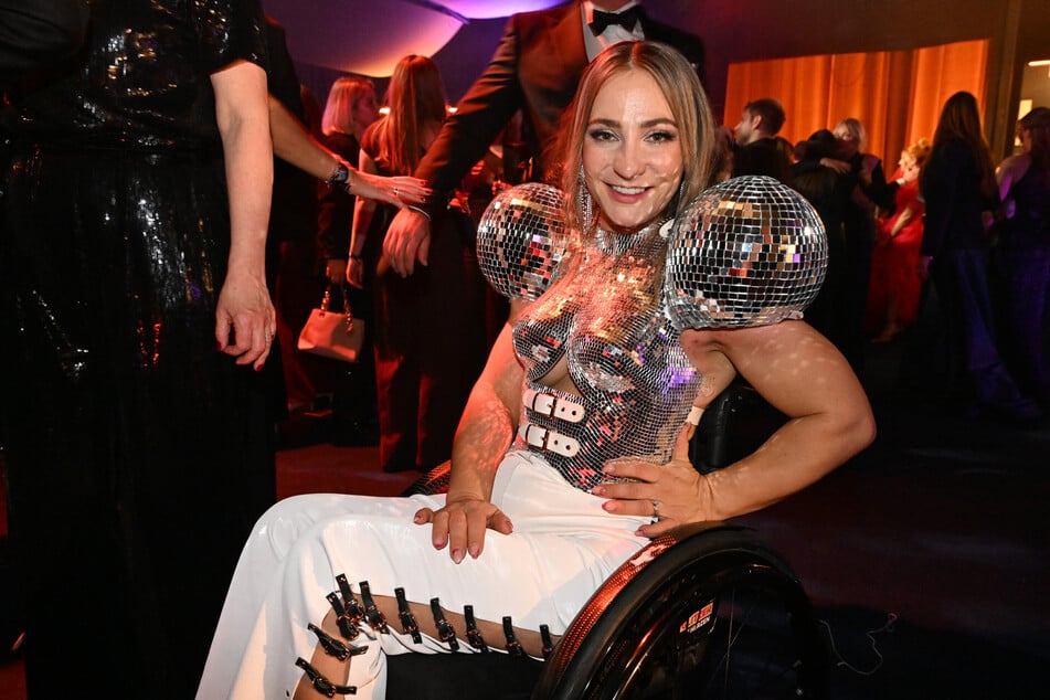Kristina Vogel (35) wurde zur lebendigen Diskokugel.