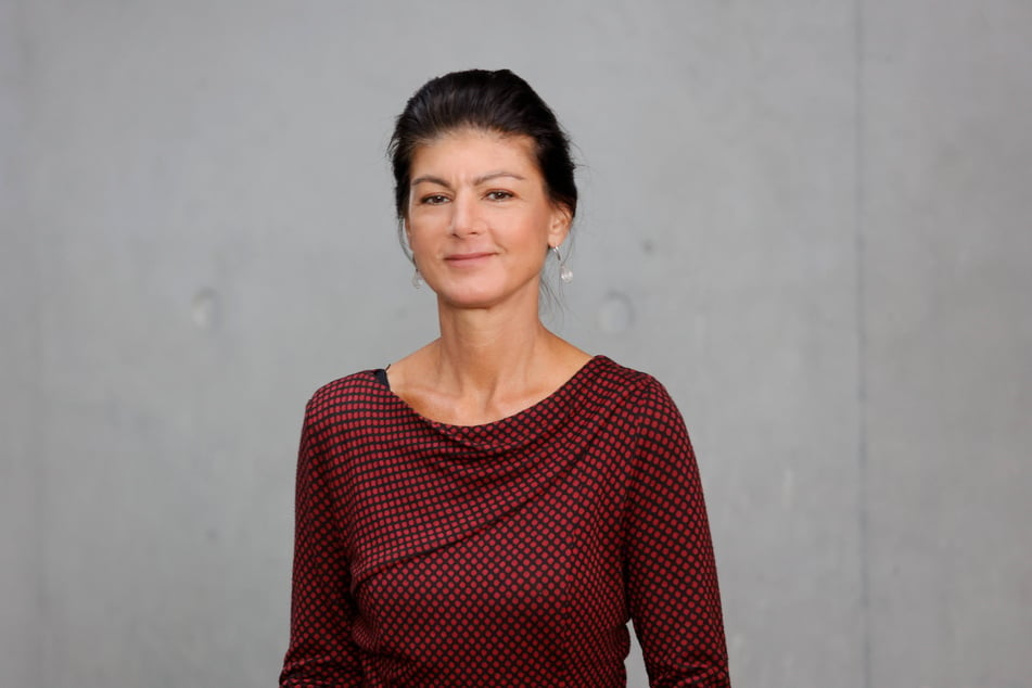 Stattdessen fuhr er nach Berlin, um mit BSW-Frontfrau Sahra Wagenknecht (55) Möglichkeiten der Regierungsbildung auszuloten.