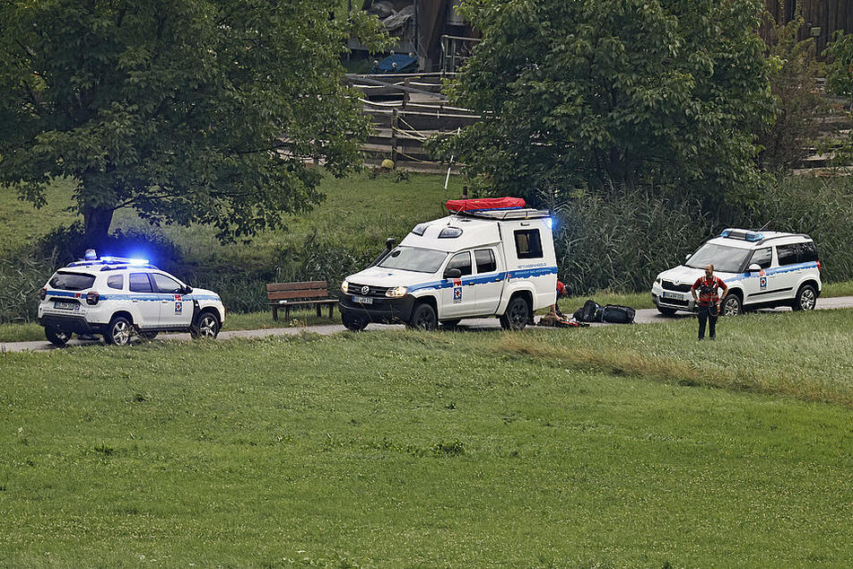 Mit einem Rettungswagen wurde der 22-Jährige in eine Klinik gebracht.