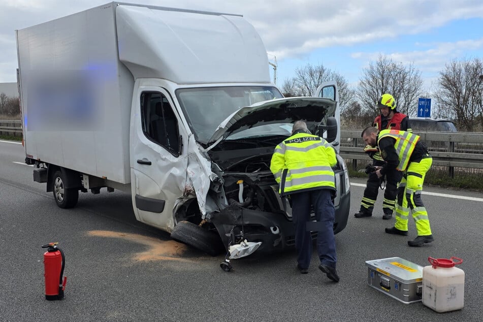 Der Transporter wurde stark beschädigt.
