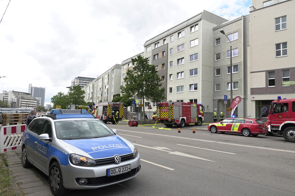 Polizei und Feuerwehr rückten am Donnerstag in die Augustusburger Straße aus. Dort war es zu einer heftigen Auseinandersetzung gekommen.