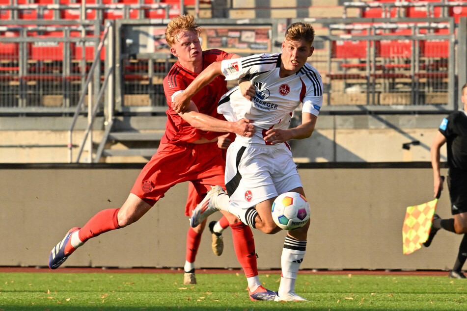 Julian Kania (22, r.) stellte am Freitag vielleicht zum letzten Mal im Trikot des 1. FC Nürnbergs seinen Torinstinkt unter Beweis.