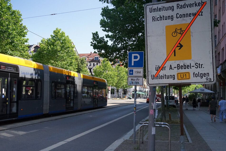 Die ersten Umleitungsschilder sind schon aufgestellt worden. Noch besitzen sie jedoch keine Gültigkeit.