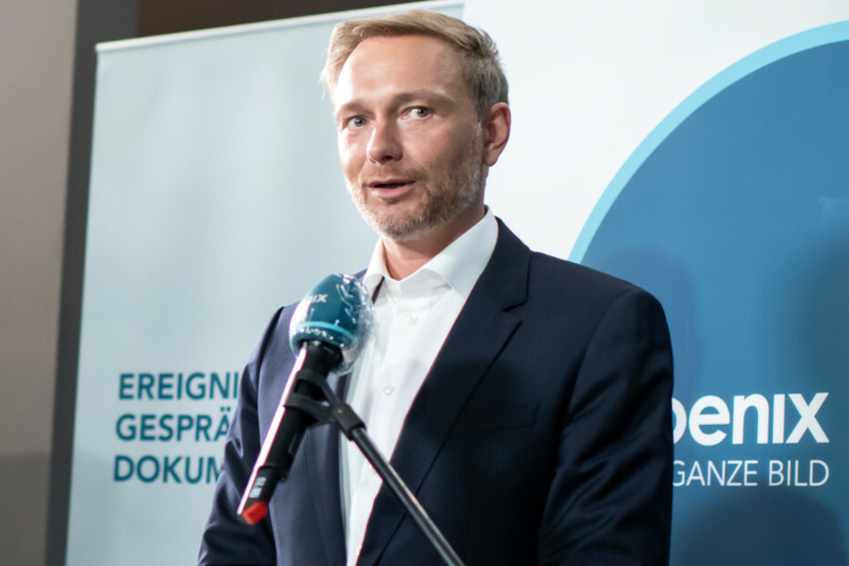 FDP-Chef Christian Lindner (41) gibt beim Bundesparteitag der FDP ein Fernsehinterview. 2017 hat er sich schon einmal ähnlich sexistisch über Claudia Roth (65, Bündnis 90/Die Grünen) geäußert.