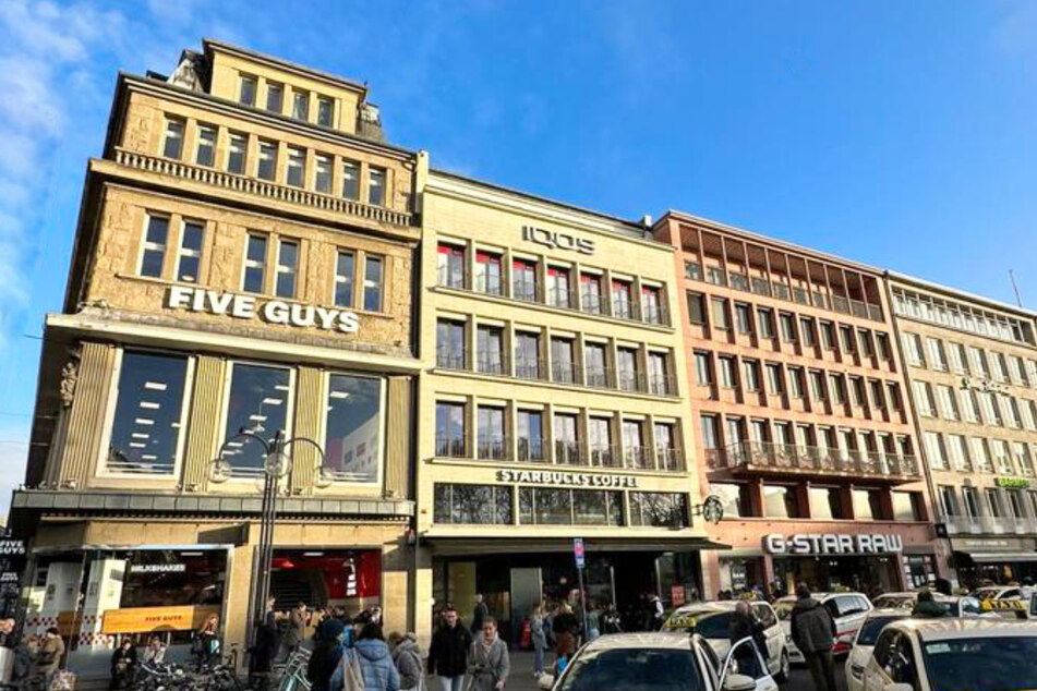 Wir haben seit 2018 unser TAG24-Büro am Kölner Neumarkt – direkt über Starbucks.