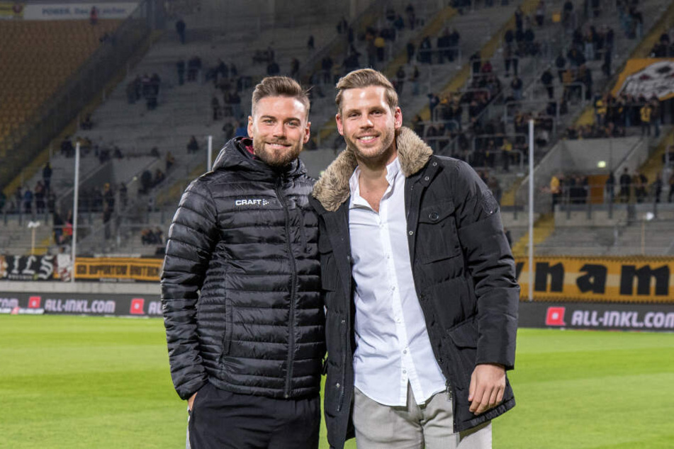 Niklas Kreuzer (links) vor dem Spiel mit Justin Eilers.