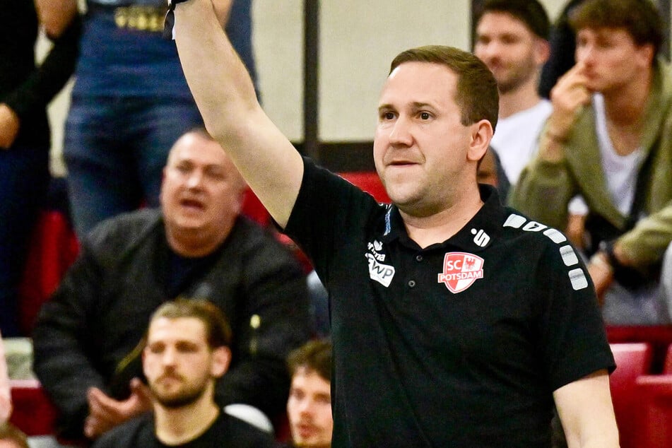 Seit August 2023 ist Eugen Benzel (38) der Geschäftsführer der SC Potsdam Sport und Marketing GmbH, die den Spielbetrieb der Volleyballerinnen sicherte.