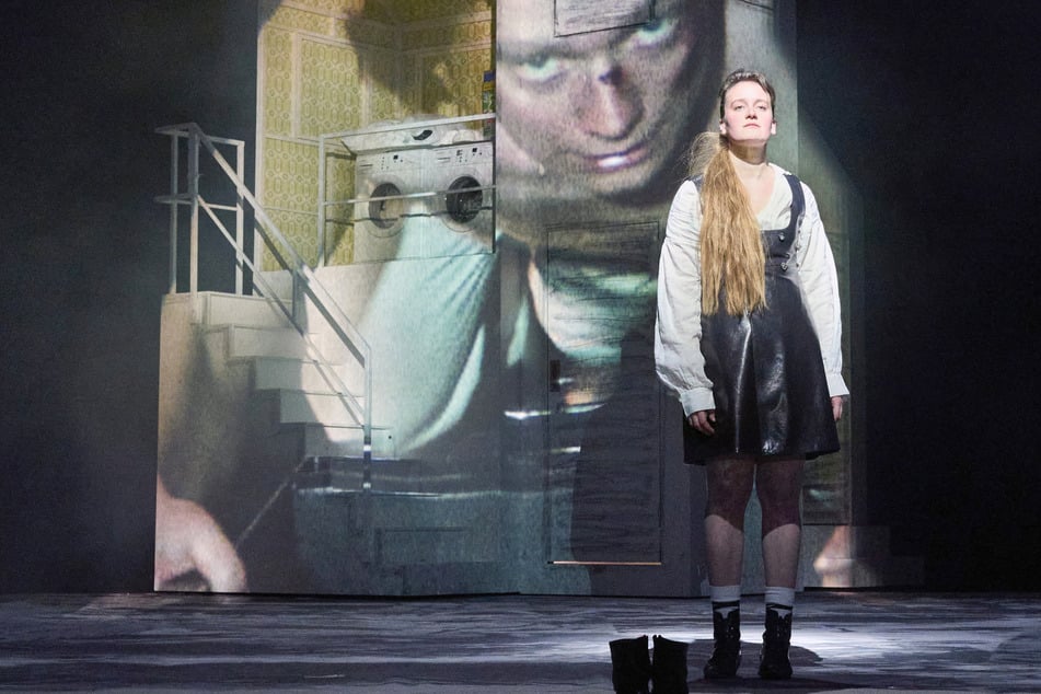 Hamburg: Während der Vorführung: Schauspielerin bricht bei Premiere auf der Bühne zusammen