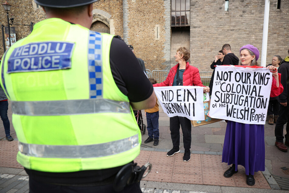 Welsh protesters in Cardiff opposing the accession proclamation of King Charles III.