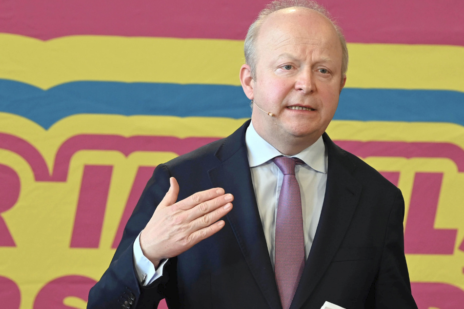 Liberale prügeln am politischen Aschermittwoch auf Grüne als Verbotspartei ein