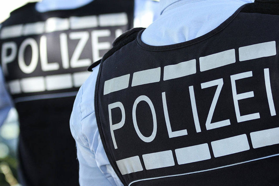 Ein Unbekannter hat am Samstag einen älteren Mann schwer verletzt. (Symbolbild)
