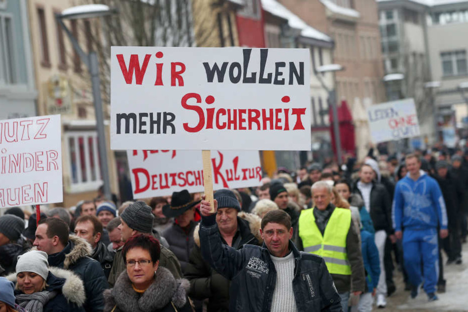 Hunderte Russen demonstrierten im Januar 2016 in Berlin wegen der angeblichen Vergewaltigung einer Russlanddeutschen durch Flüchtlinge.