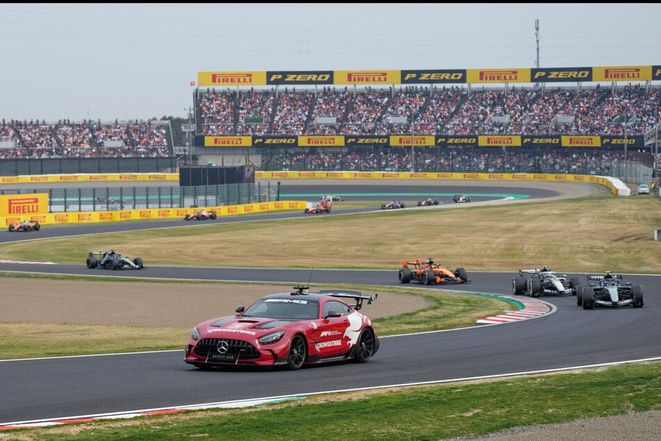 Nach dem Crash von Oliver Bearman (20) musste das Safety-Car ausrücken.