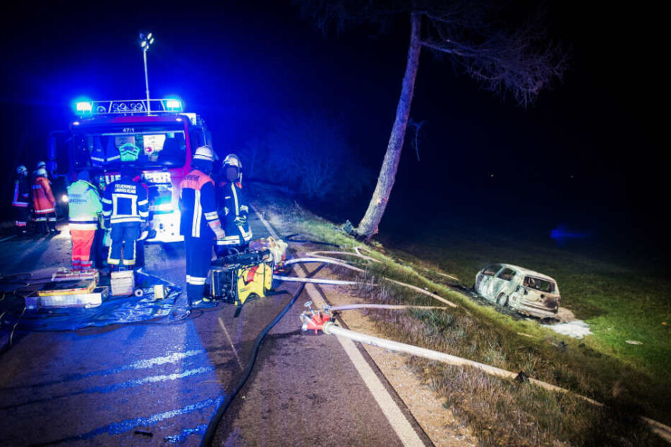 Das Auto brannte vollständig aus.