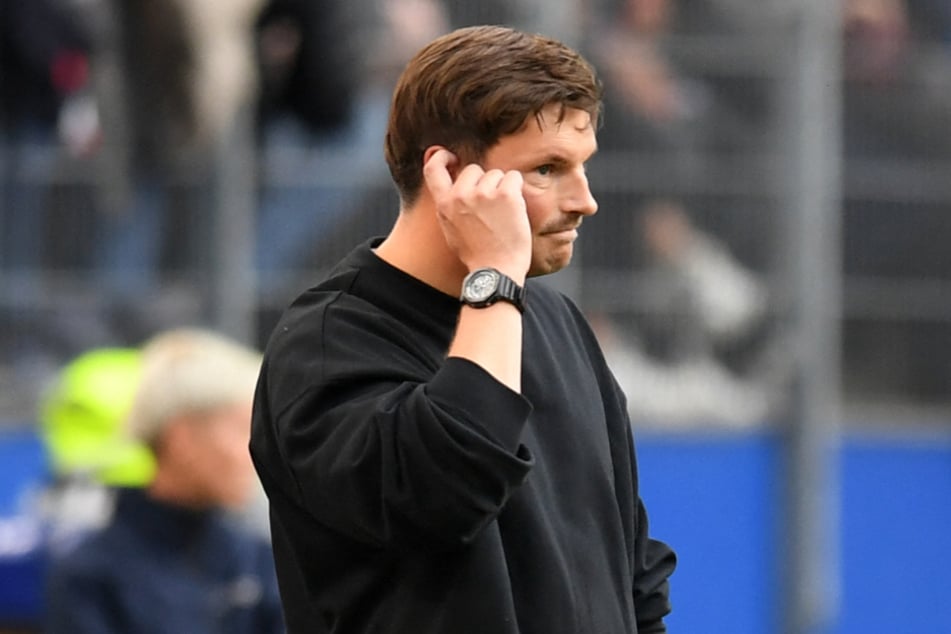 HSV-Coach Merlin Polzin (35) war angesichts der Leistung seiner Mannschaft mächtig bedient.