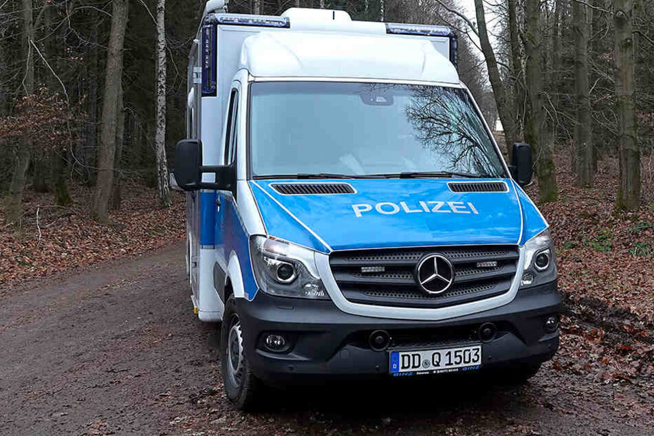 Am Freitagvormittag entdeckte die Polizei die Leiche in dem Wald bei Mittweida.