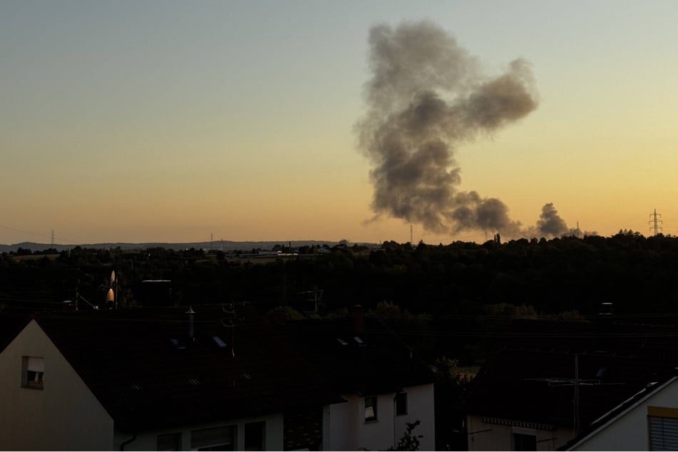 Stuttgart: Feuer in Stuttgart: Bewohnern unterläuft Irrtum wegen Rauchwolke