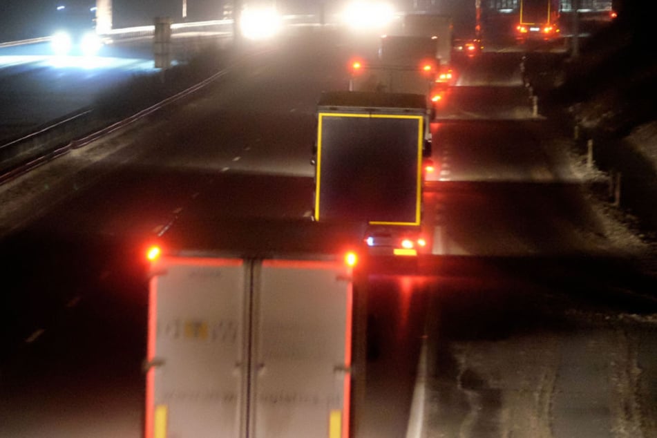 Auf der A5 staute sich der Verkehr für rund 35 Minuten aufgrund einer Granaten-Sprengung.