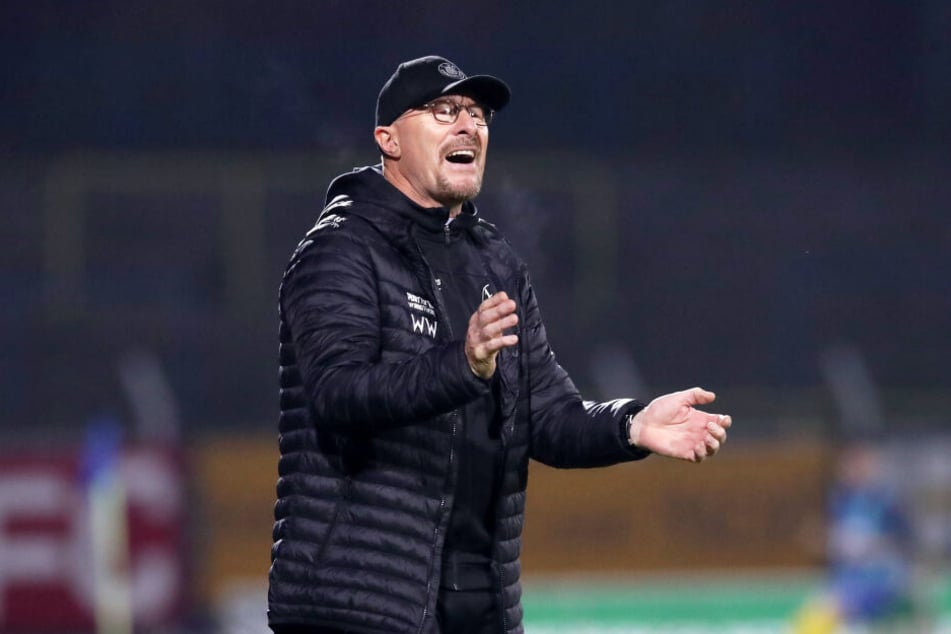 Bis zum Ende der Saison will Wolfgang Wolf die Mannschaft weiter trainieren.