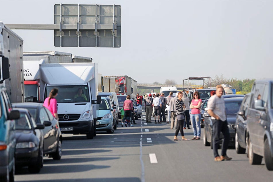 Es herrscht Stau-Gefahr auf dem Abschnitt zwischen Leipzig und Kleinpösna. (Symbolbild)