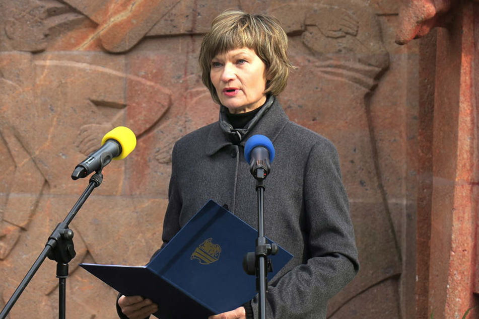 Oberbürgermeisterin Barbara Ludwig (55, SPD) wird bei der Kundgebung auf dem
Neumarkt sprechen.