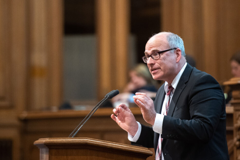 Hamburgs Schulsenator Ties Rabe (SPD) spricht vor der Bürgerschaft.