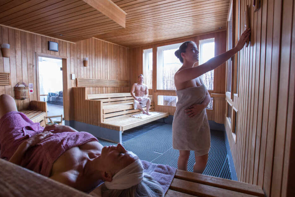 Der Sauna-Meister nahm offenbar Massageöl anstatt des üblichen Aufgussmittels und sorgte so für eine Rauchentwicklung. (Symbolbild)