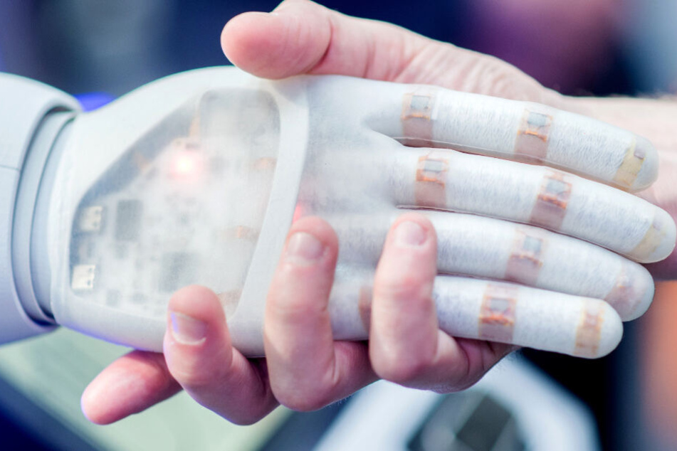 Die Zukunft der Menschheit liegt immer mehr auch in der Robotik. (Archiv)