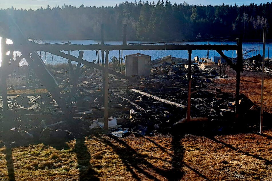Nach Flammeninferno im Erzgebirge: War es Brandstiftung?