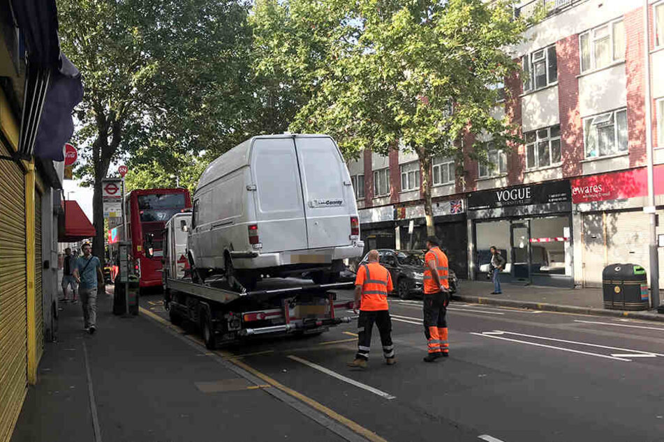 Der Lieferwagen des Täters wurde abgeschleppt.