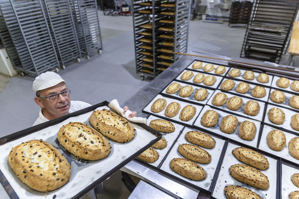 In den klassischen Butterstollen gehören Rosinen.