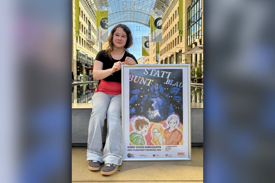 Landessiegerin Maja Klemm (17) mit ihrem Werk.