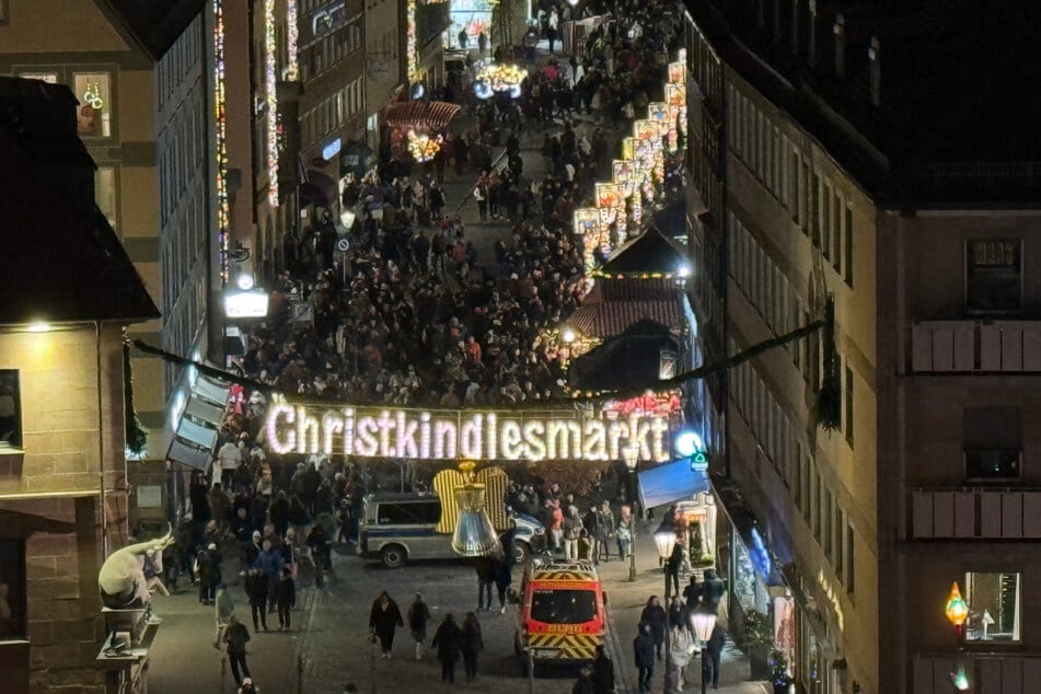 Der Nürnberger Christkindlesmarkt kann ab sofort bis zum 24. Dezember besucht werden.