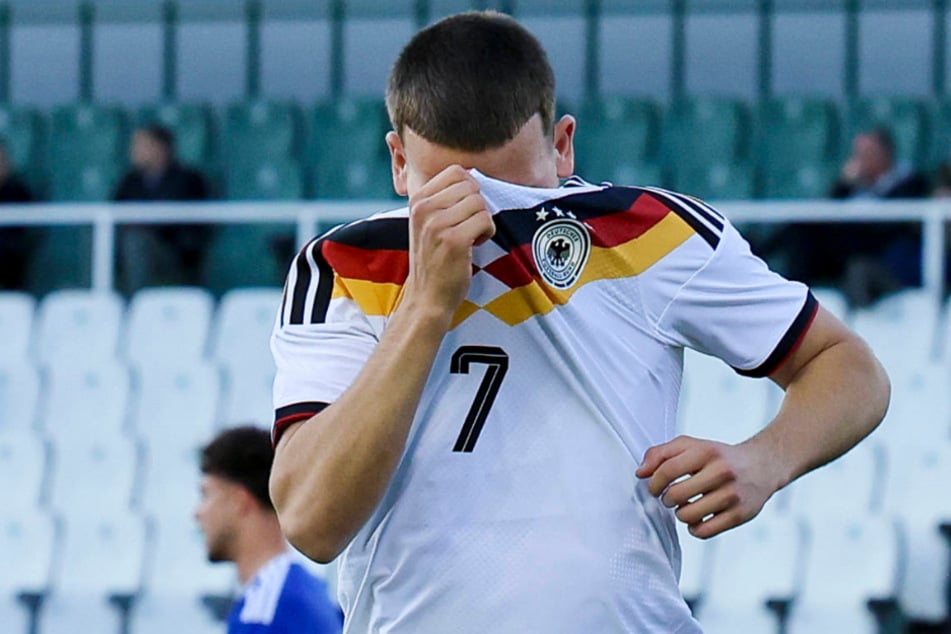 Nach seinem Treffer zum 1:0 vergrub Said El Mala (19) sein Gesicht in seinem Trikot.