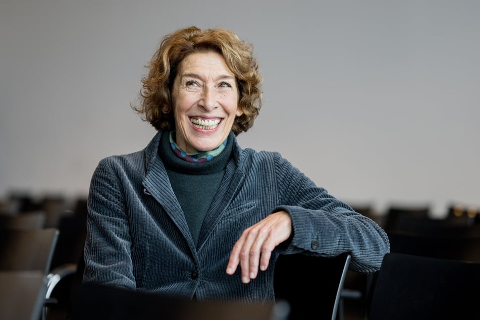 Schauspielerin Adele Neuhauser (67) begeistert als Bibi Fellner im Wiener "Tatort".