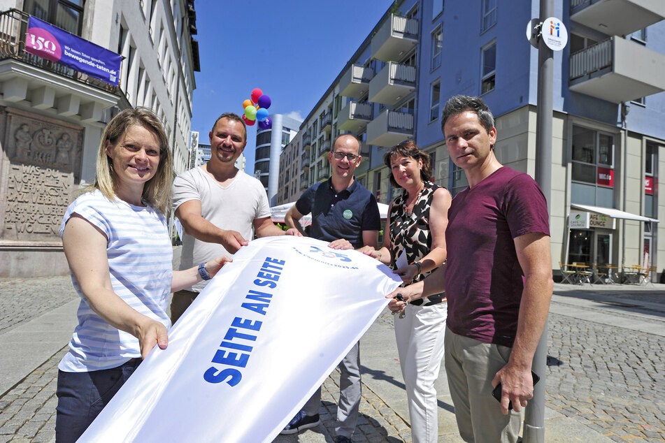 Sie wollen den Titel nach Chemnitz holen: Susann Endler (39, CWE), André Gruhle (46, Gastronom), Sören Uhle (46, CWE), Antje Felber (55, Volksbank) und Sven Hertwig (49, Standortkoordinator Rathauspassagen).