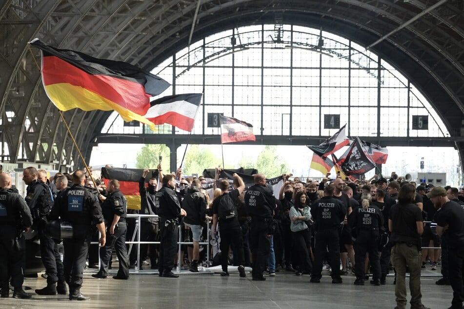 Auch in Leipzig finden immer wieder (unter anderem rechte) Demos statt. (Archivbild)