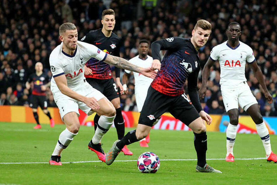 Unter anderem Timo Werner fehlte gegen überforderte Tottenham-Stars (hier Toby Alderweireld, l.) die Kaltschnäuzigkeit, um schon in der ersten Halbzeit zu treffen.