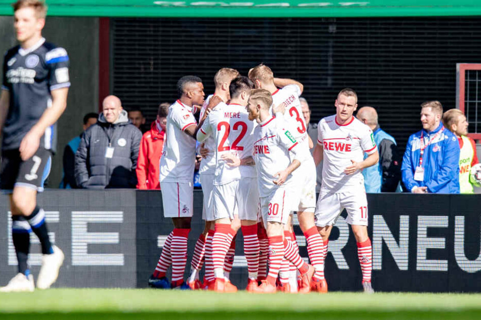 Kölner Jubel nach dem 1:0 durch Dominick Drexler in der 14. Minute.