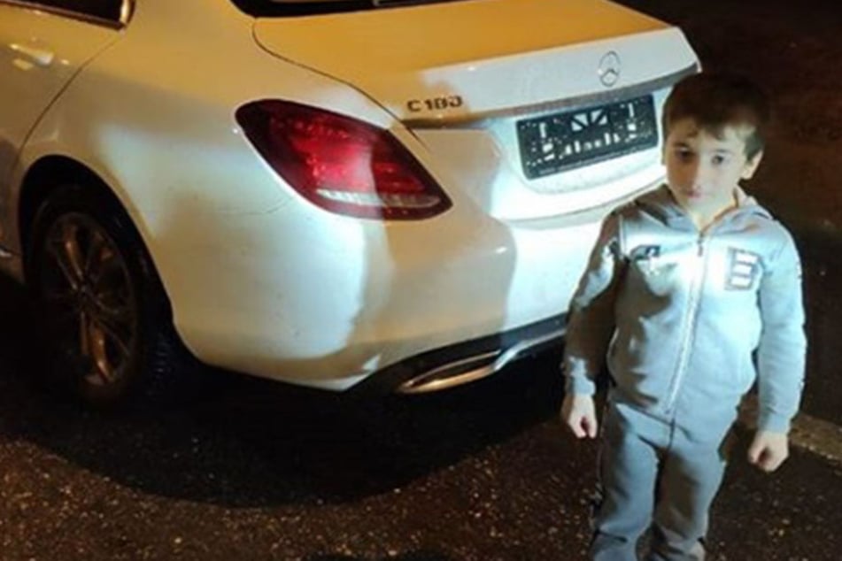 5 Jahriger Macht 4105 Liegestutze Und Bekommt Einen Mercedes