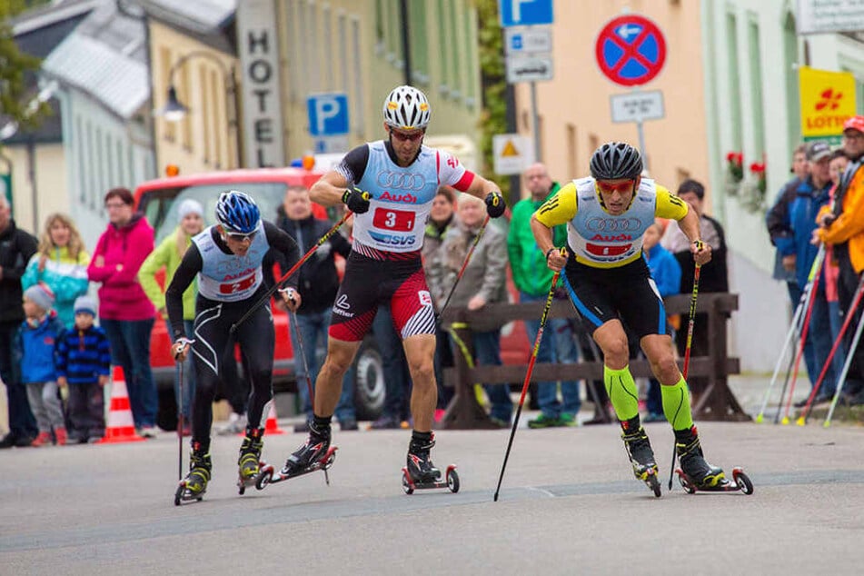 Auf Rollski ging es zu einem 10-Kilometer-Lauf durch das Stadtzentrum von Oberwiesenthal. (Archivbild)
