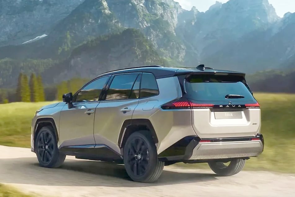 Hier gibt's den TOYOTA RAV4 gerade für nur 375 Euro im Monat
