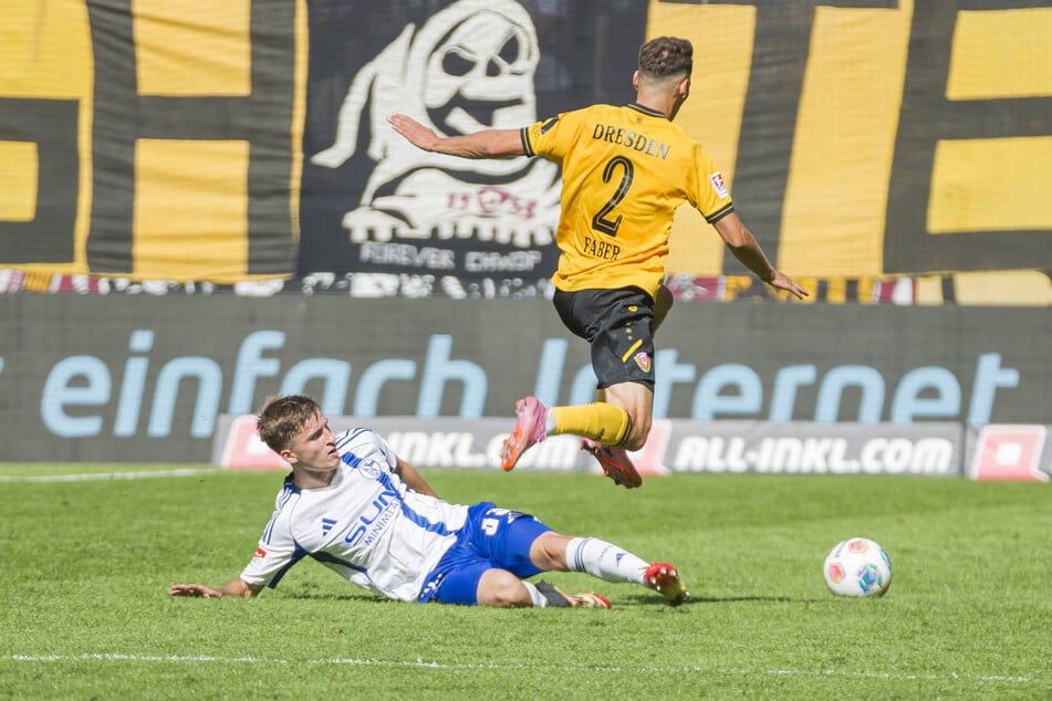 Durch seine Schnelligkeit ist Konrad Faber (r.) kaum von seinen Gegenspielern zu halten.