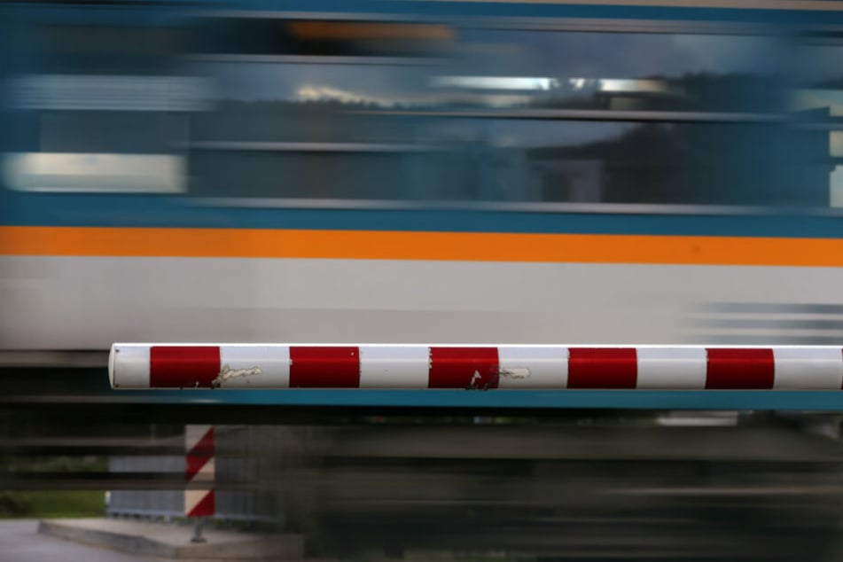 Wegen einer Störung am Stellwerk in Augsburg, fallen Züge nach München teilweise aus. (Symbolbild)