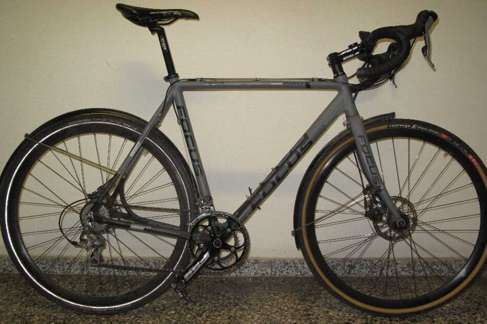 Wem gehört dieses Crossrad Focus Mares?